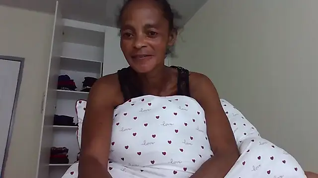 Snapshot of sweets_80 chatting on 09-28-25, 12:10 sweets 80 online show from 09-28-25, 12:10