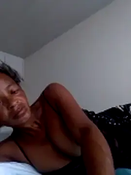 Snapshot of sweets_80 chatting on 10-17-25, 03:42 sweets 80 online show from 10-17-25, 03:42