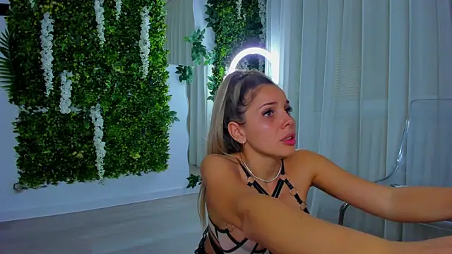 VivienCarter online show from 10-21-25, 07:36