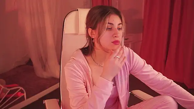 EllieCutes online show from 02-01-25, 09:00