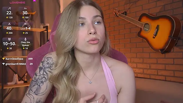 Snapshot of EllieCutes chatting on 06-27-26, 12:22 EllieCutes online show from 06-27-26, 12:22