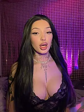 Snapshot of madelinexx chatting on 01-12-26, 02:33 madelinexx online show from 01-12-26, 02:33