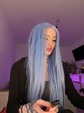 Snapshot of madelinexx chatting on 02-13-26, 12:01 madelinexx online show from 02-13-26, 12:01