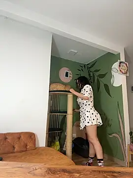 Elizabeth Dupont online show from 09-30-25, 07:08