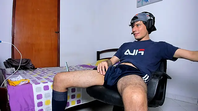 Huge latin cock online show from 12-27-24, 10:26