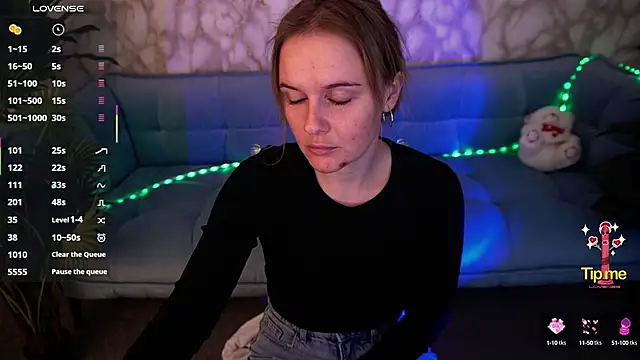 MaribelRiverr  online show from 10-04-25, 05:49