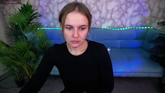 MaribelRiverr  online show from 10-06-25, 05:49