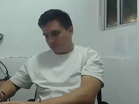 Snapshot of ahntony__69 chatting on 06-19-26, 05:01 ahntony 69 online show from 06-19-26, 05:01