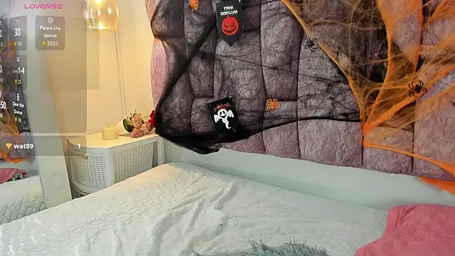 britanny-collyns online show from 10-14-25, 07:47