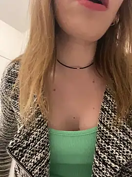 Snapshot of EvaRush chatting on 03-23-25, 02:04 EvaRush online show from 03-23-25, 02:04