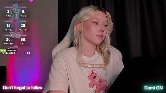 Snapshot of takeyourmolly chatting on 12-21-24, 04:36 takeyourmolly online show from 12-21-24, 04:36