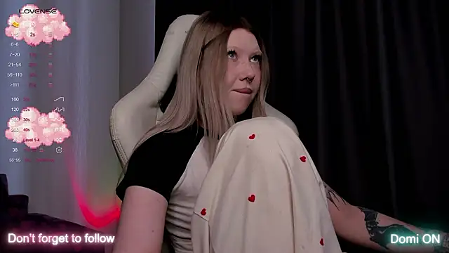 Snapshot of takeyourmolly chatting on 03-14-26, 08:09 takeyourmolly online show from 03-14-26, 08:09