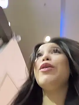 Chloe  Moon online show from 04-17-26, 02:09