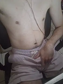 Snapshot of OliverWtdh chatting on 02-23-26, 04:59 OliverWtdh online show from 02-23-26, 04:59