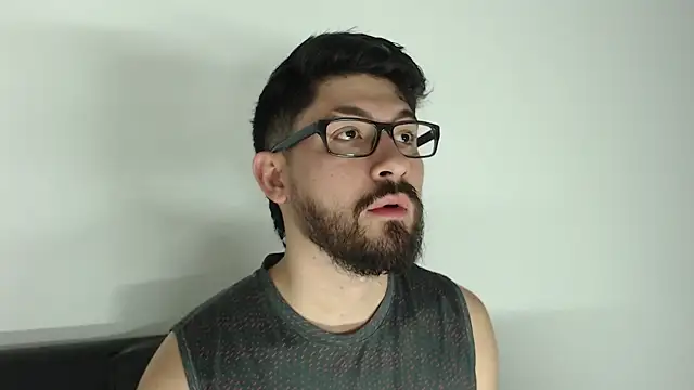 Snapshot of Galit_g chatting on 11-17-25, 01:11 Galit g online show from 11-17-25, 01:11