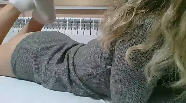 Snapshot of Emma_99 chatting on 02-01-25, 02:34 Emma 99 online show from 02-01-25, 02:34