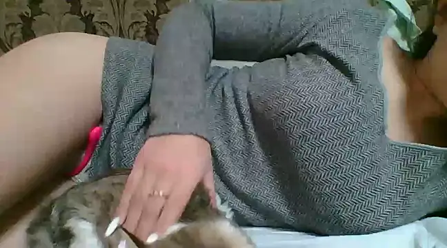 Snapshot of Emma_99 chatting on 02-27-25, 12:02 Emma 99 online show from 02-27-25, 12:02