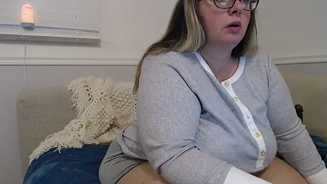 Snapshot of LauLauPAWG chatting on 02-06-25, 12:48 LauLauPAWG online show from 02-06-25, 12:48