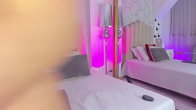 Snapshot of PollyGrey_ chatting on 01-14-25, 03:11 PollyGrey online show from 01-14-25, 03:11