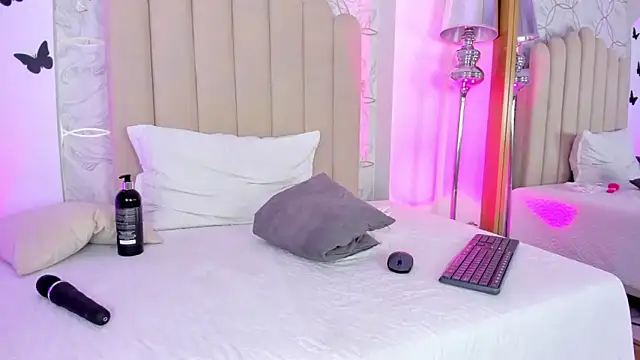 Snapshot of PollyGrey_ chatting on 02-01-25, 06:32 PollyGrey online show from 02-01-25, 06:32