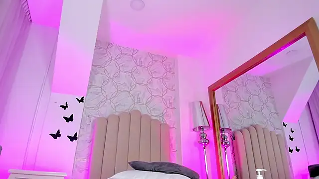 Snapshot of PollyGrey_ chatting on 02-08-25, 06:33 PollyGrey online show from 02-08-25, 06:33