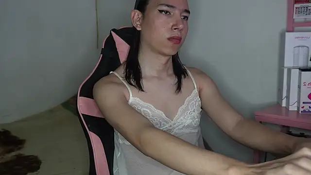 Snapshot of Flaream_angel chatting on 11-02-25, 05:15 Flaream angel online show from 11-02-25, 05:15