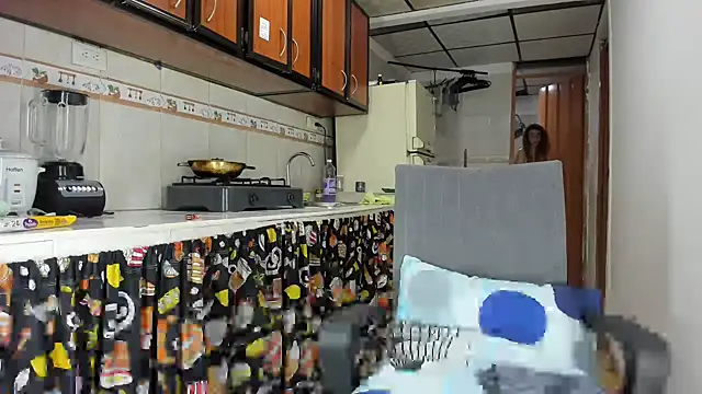 Snapshot of RachelJones_ chatting on 12-18-24, 09:58 RachelJones online show from 12-18-24, 09:58