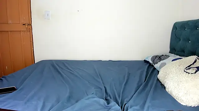 Snapshot of RachelJones_ chatting on 12-28-24, 10:36 RachelJones online show from 12-28-24, 10:36