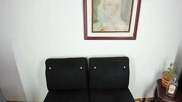 Snapshot of RachelJones_ chatting on 01-12-25, 02:14 RachelJones online show from 01-12-25, 02:14