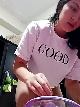 Snapshot of Salomecam30 chatting on 02-09-25, 02:38 Salomecam30 online show from 02-09-25, 02:38