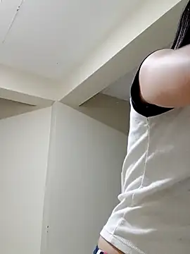 Snapshot of Salomecam30 chatting on 03-23-25, 01:42 Salomecam30 online show from 03-23-25, 01:42