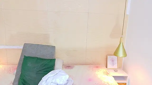 Chocolatte bar online show from 02-22-25, 12:40