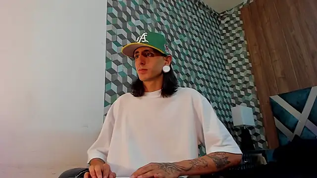 Matthew Dixonn online show from 01-27-25, 01:16