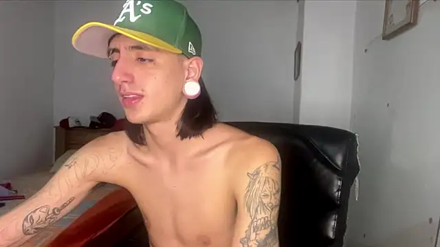 Matthew Dixonn online show from 02-22-25, 01:55