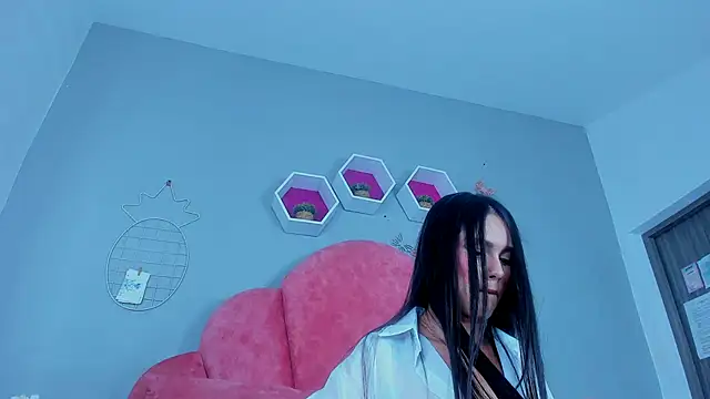 StefanyWilliams  online show from 02-21-25, 02:39