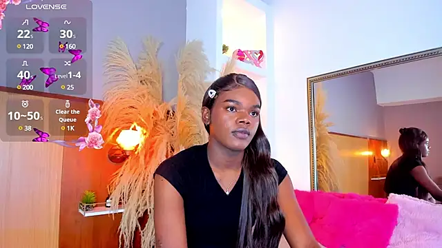 Snapshot of CamiEstrada chatting on 03-02-25, 02:30 CamiEstrada online show from 03-02-25, 02:30