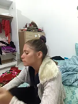 Scarlett-Leh online show from 11-23-25, 05:40