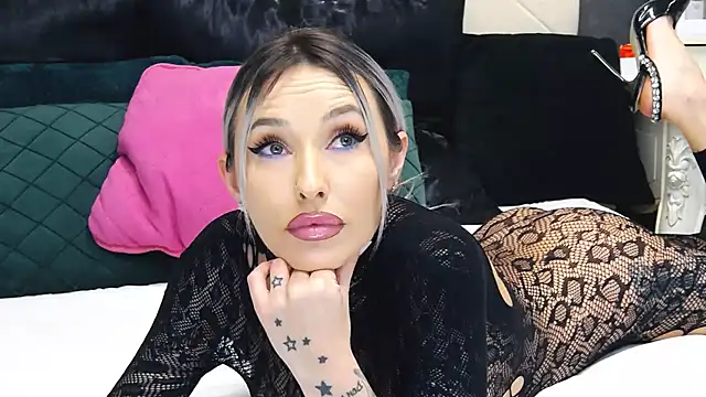 IssaSmith online show from 02-07-25, 12:06