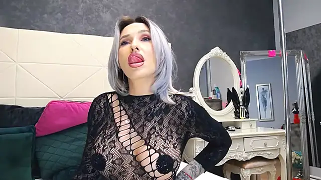 IssaSmith online show from 03-01-25, 11:39