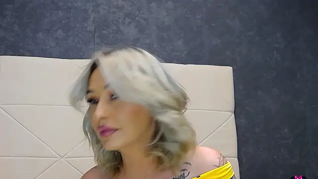 IssaSmith online show from 03-19-26, 02:54