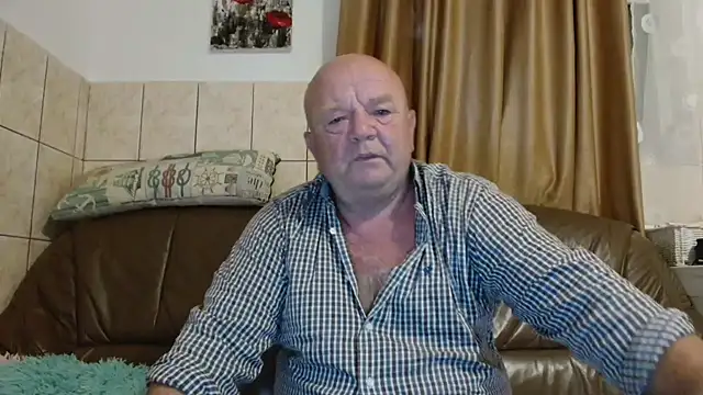 fullballs6 online show from 09-19-25, 02:13