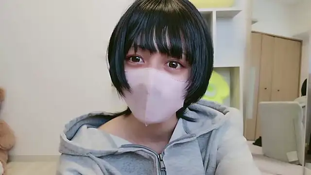 Snapshot of cohaku_329 chatting on 09-12-25, 08:14 cohaku 329 online show from 09-12-25, 08:14