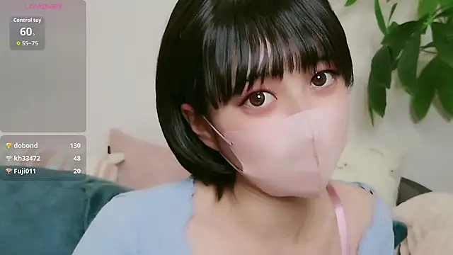 Snapshot of cohaku_329 chatting on 11-21-25, 12:15 cohaku 329 online show from 11-21-25, 12:15