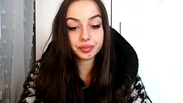 courtneyPerfect online show from 04-11-26, 07:24