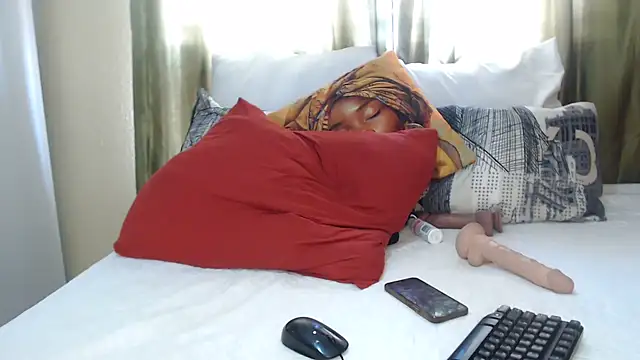 Foxybrownxx1 online show from 10-23-25, 06:56