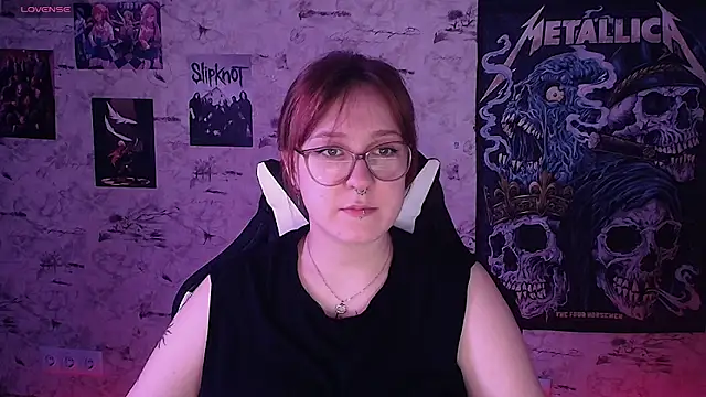 Snapshot of Rudy_02 chatting on 05-23-26, 05:39 Rudy 02 online show from 05-23-26, 05:39