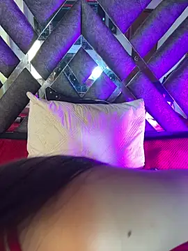 LylaLee111 online show from 02-28-25, 05:26