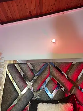 LylaLee111 online show from 03-18-25, 12:58