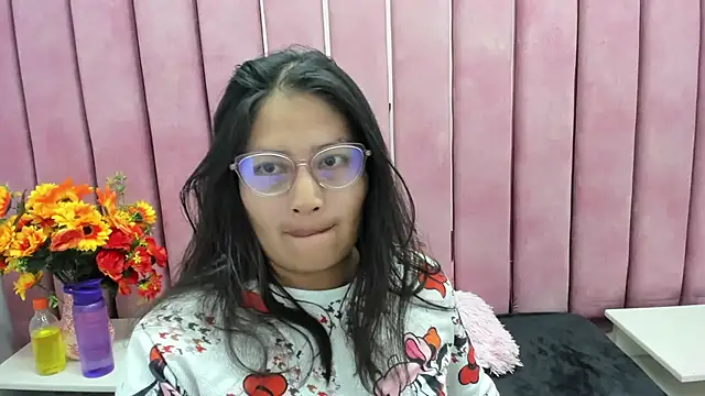 Miaa Smiith  online show from 10-24-25, 03:14