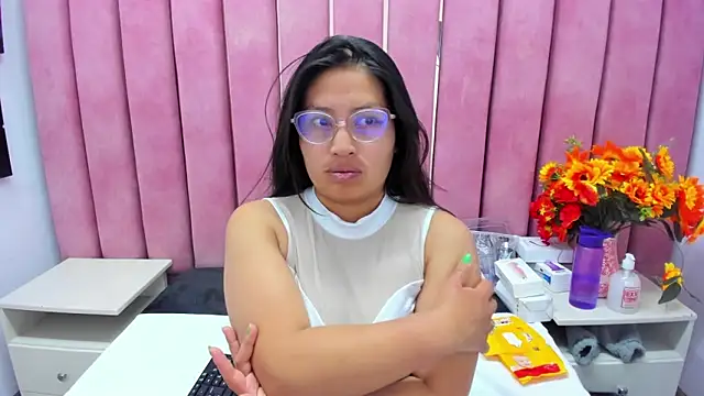 Miaa Smiith  online show from 10-26-25, 03:56